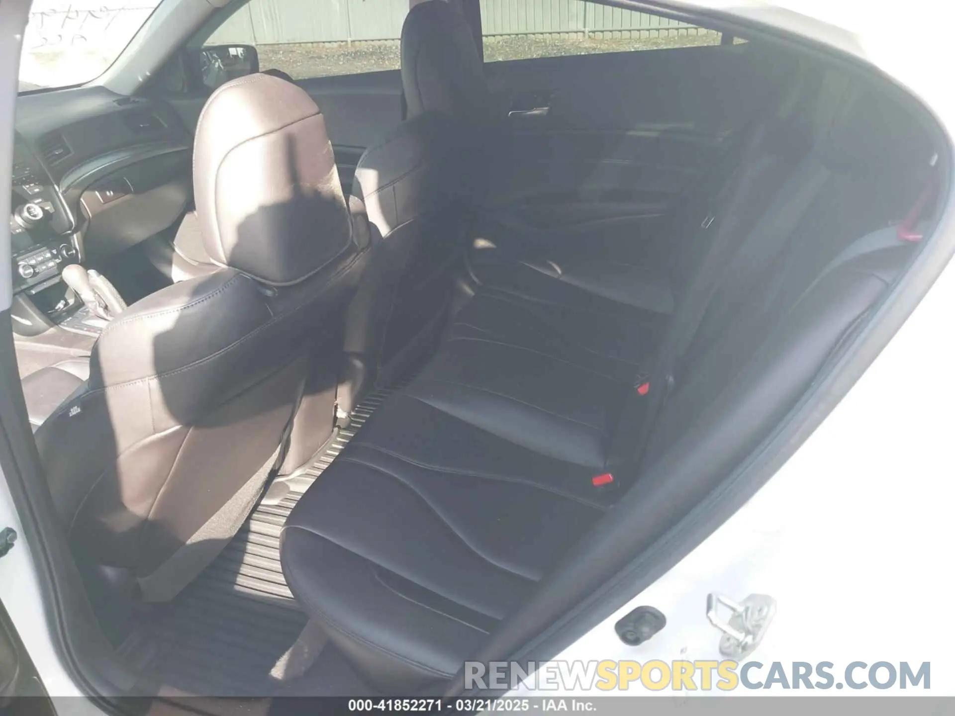 8 Photograph of a damaged car 19UDE2F30KA000918 ACURA ILX 2019
