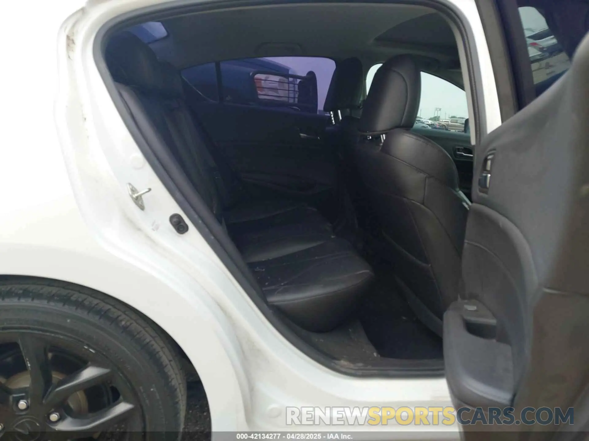 8 Photograph of a damaged car 19UDE2F30KA013880 ACURA ILX 2019