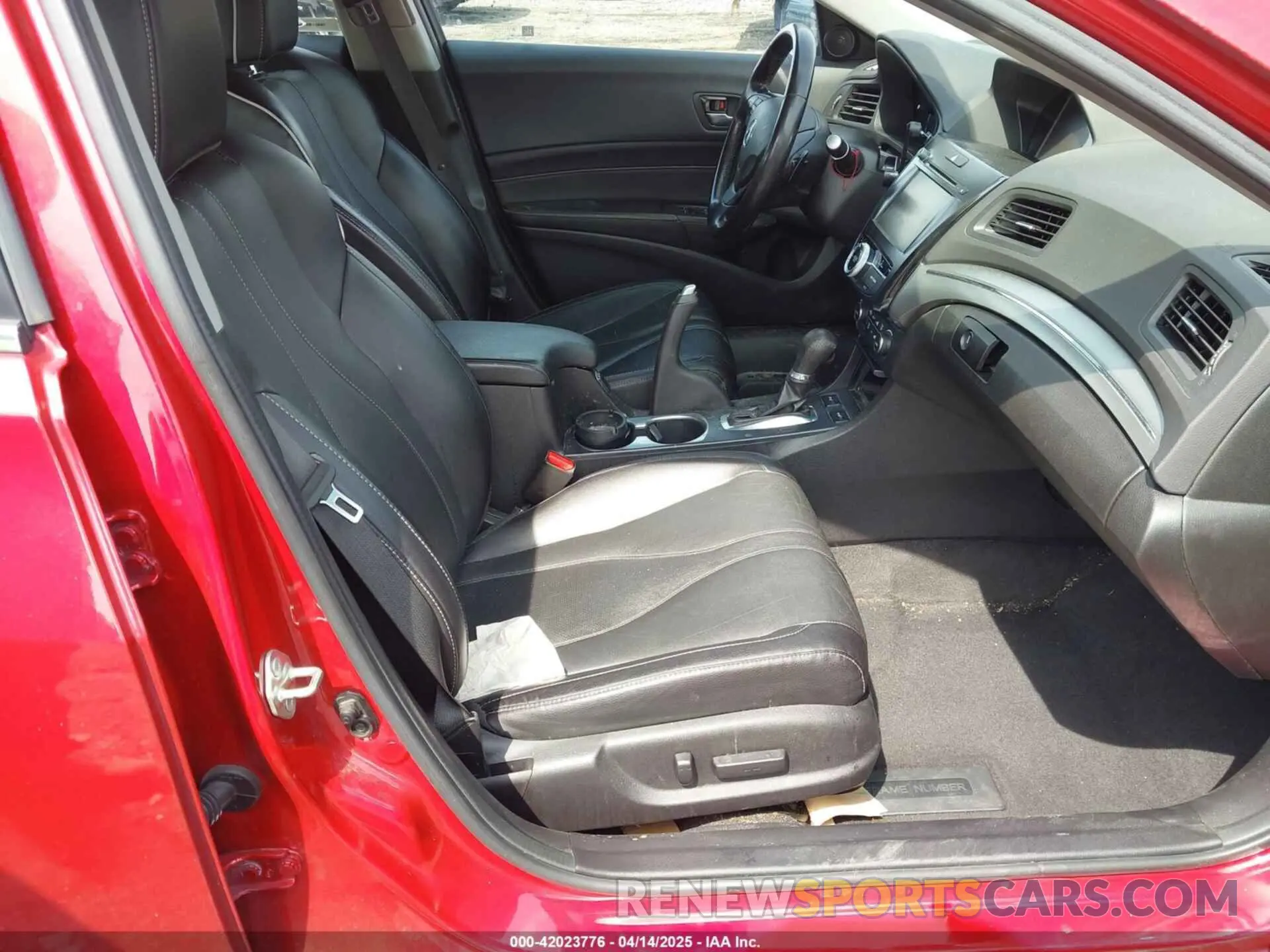 5 Photograph of a damaged car 19UDE2F72KA015228 ACURA ILX 2019