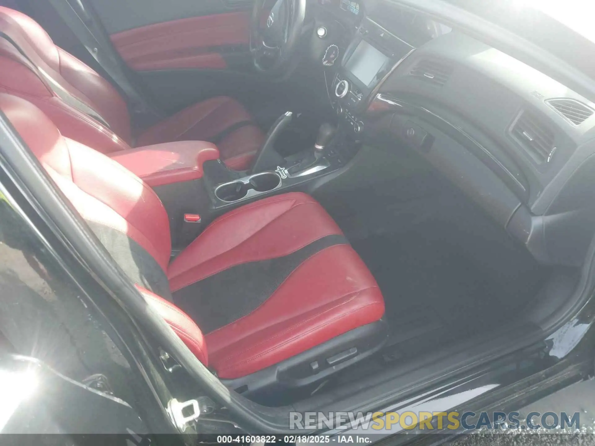 5 Photograph of a damaged car 19UDE2F87KA010292 ACURA ILX 2019
