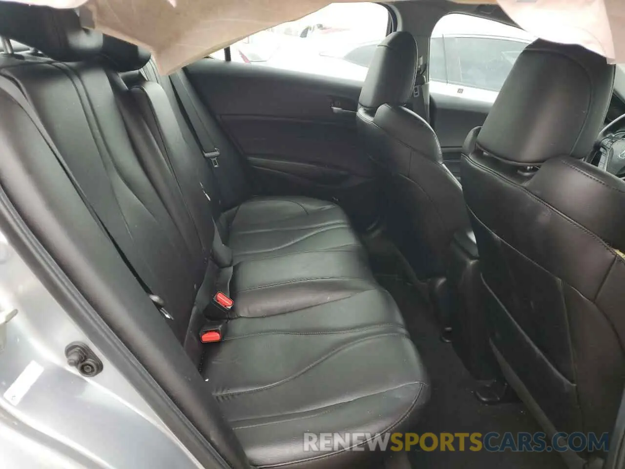 11 Photograph of a damaged car 19UDE2F39LA000613 ACURA ILX 2020