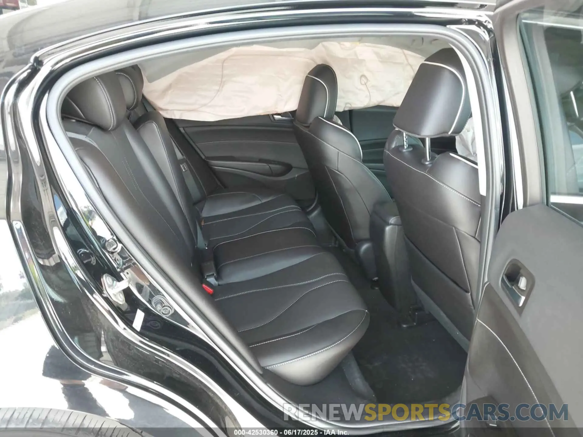 8 Photograph of a damaged car 19UDE2F74LA005057 ACURA ILX 2020