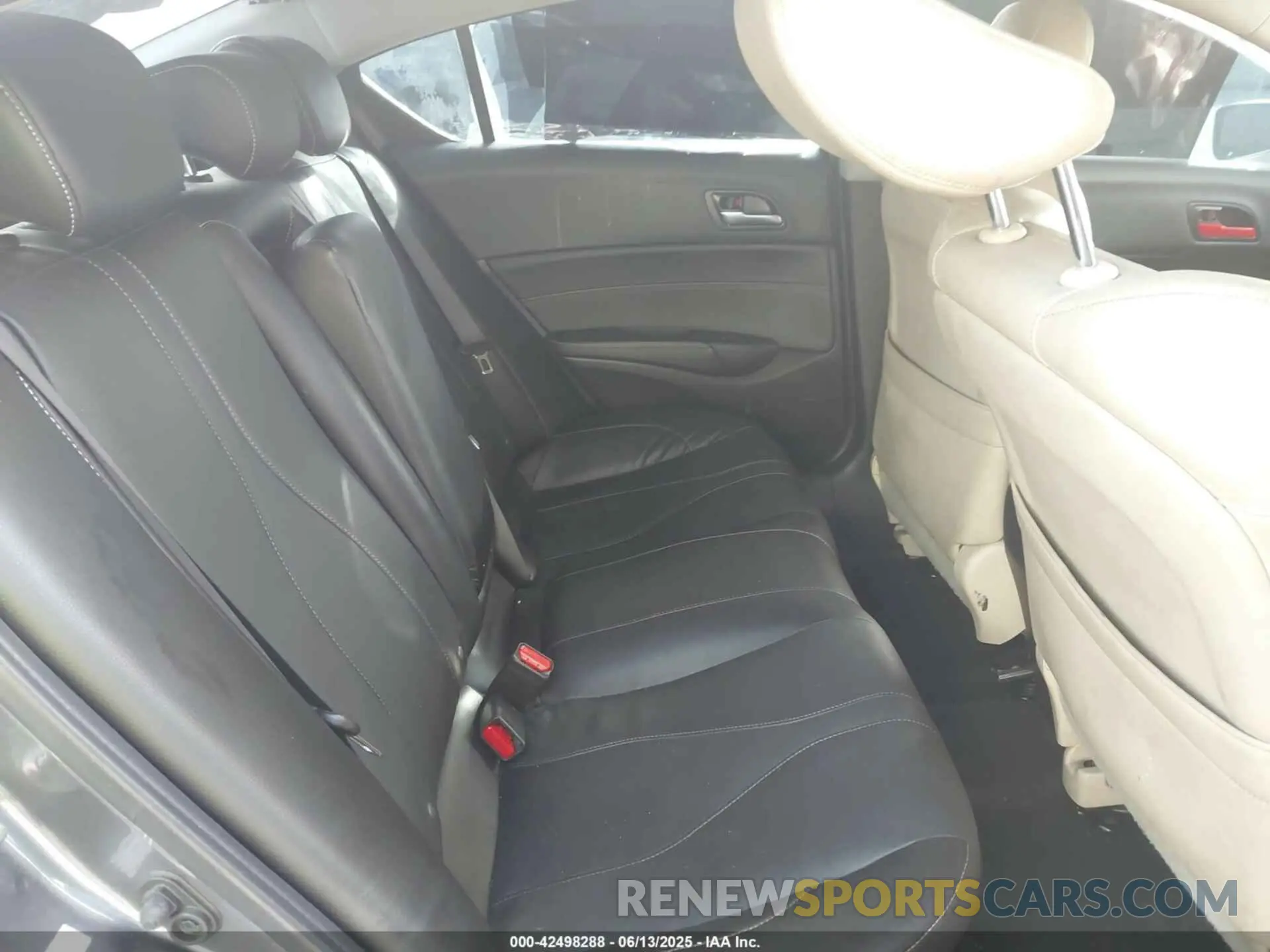 8 Photograph of a damaged car 19UDE2F75LA000143 ACURA ILX 2020