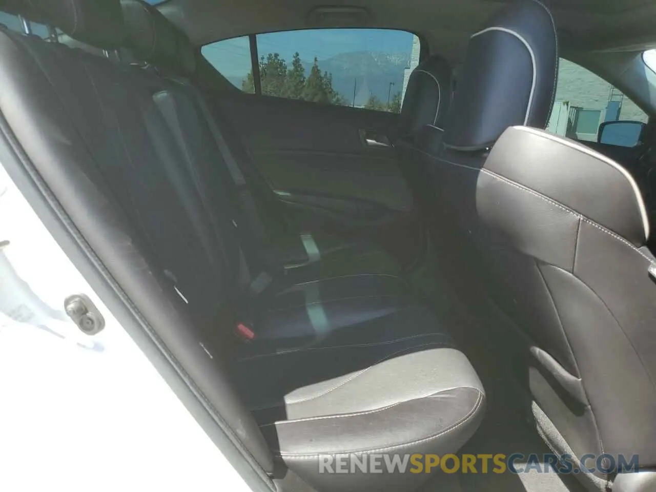 11 Photograph of a damaged car 19UDE2F76LA007053 ACURA ILX 2020