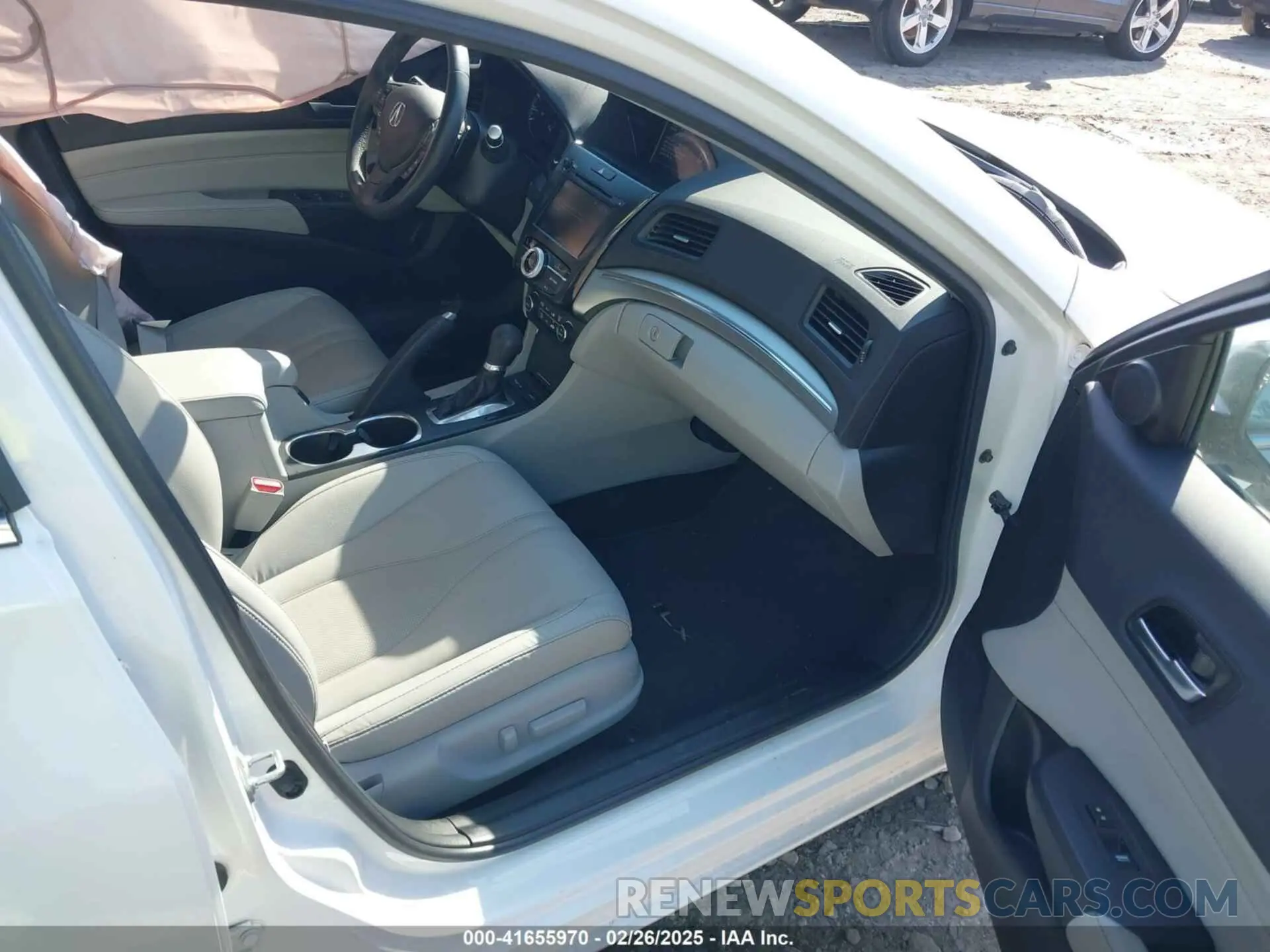 5 Photograph of a damaged car 19UDE2F76LA010213 ACURA ILX 2020