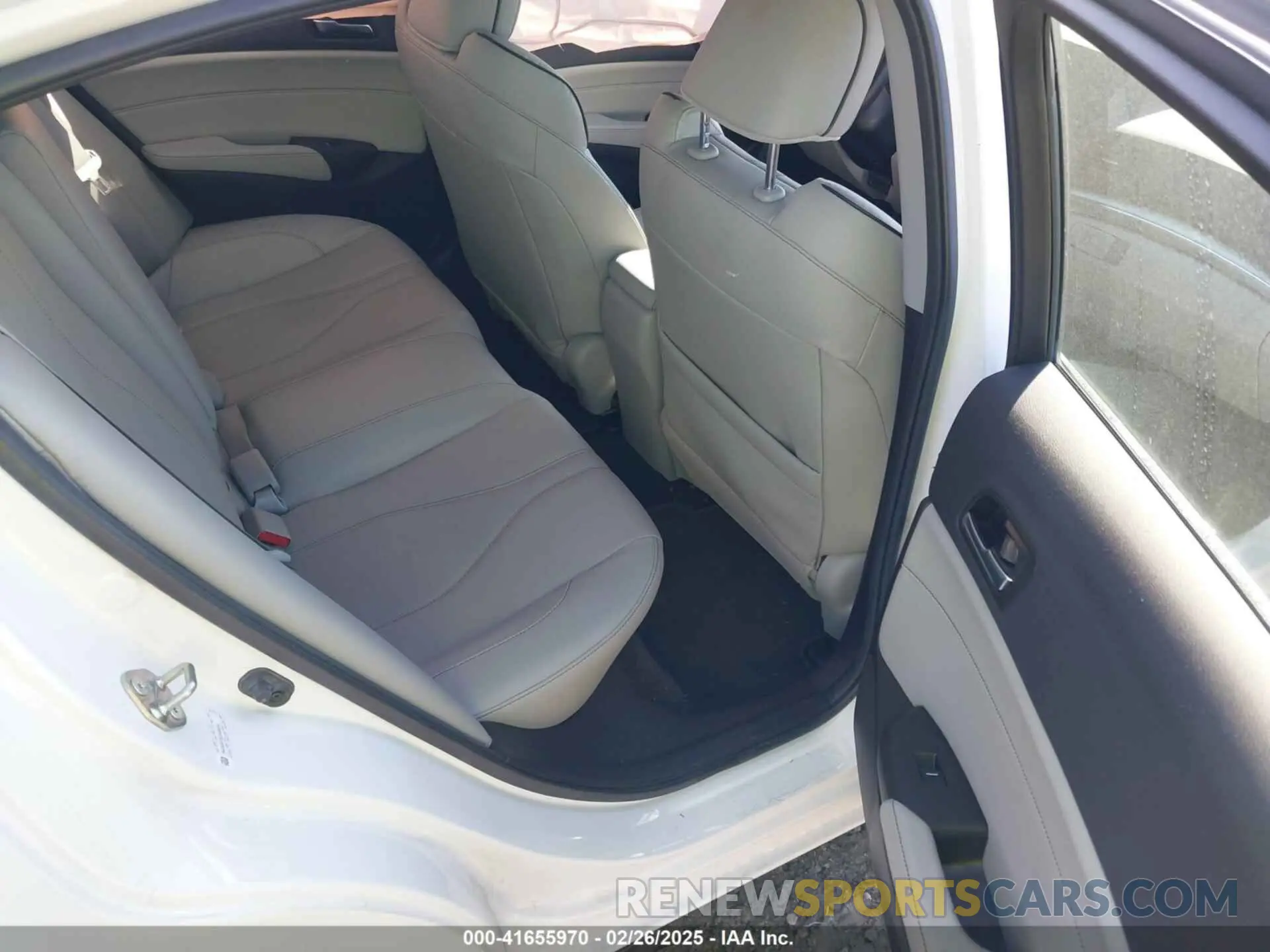 8 Photograph of a damaged car 19UDE2F76LA010213 ACURA ILX 2020