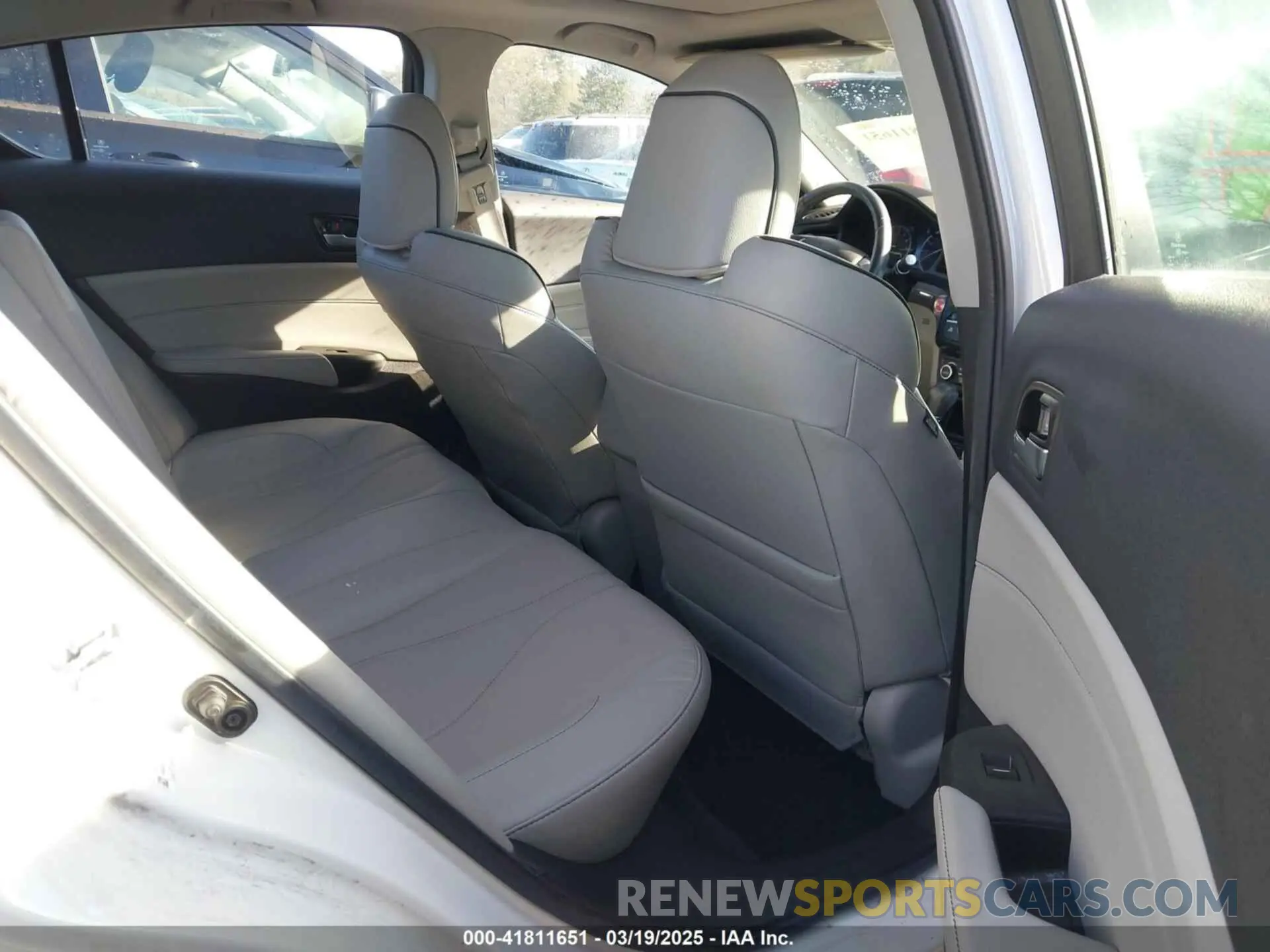 8 Photograph of a damaged car 19UDE2F77LA012987 ACURA ILX 2020