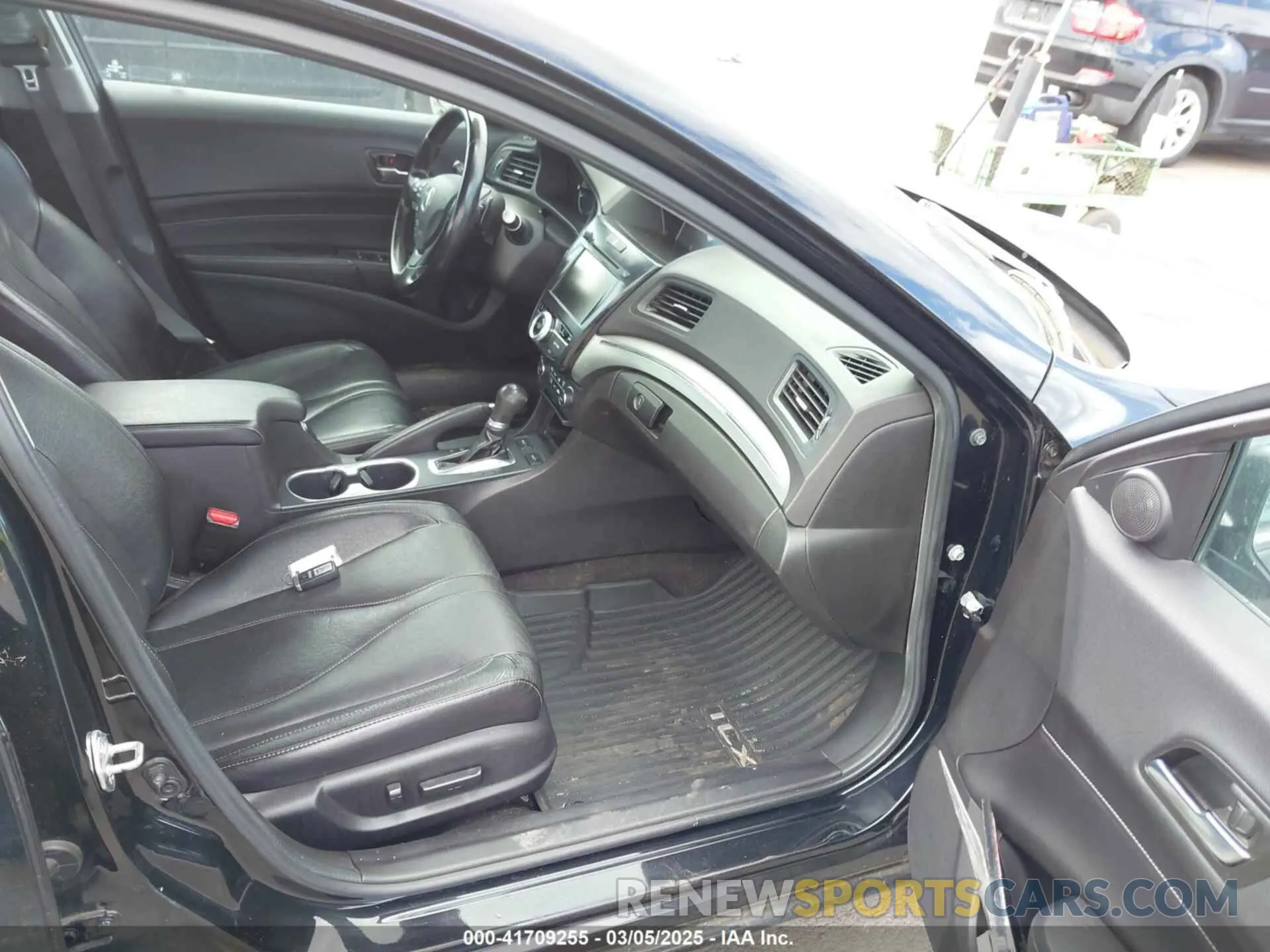 5 Photograph of a damaged car 19UDE2F78LA007717 ACURA ILX 2020