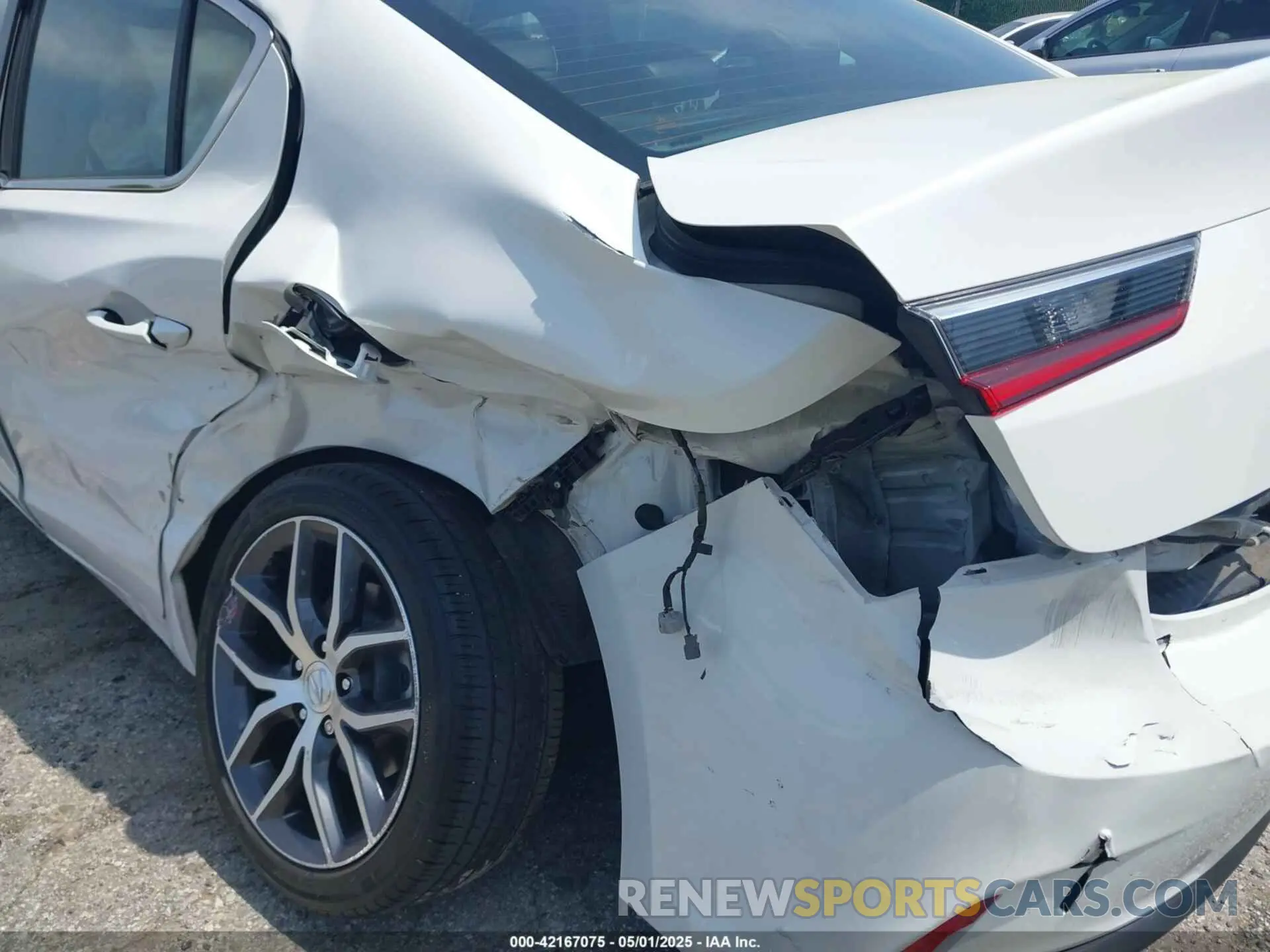 6 Photograph of a damaged car 19UDE2F79LA001599 ACURA ILX 2020
