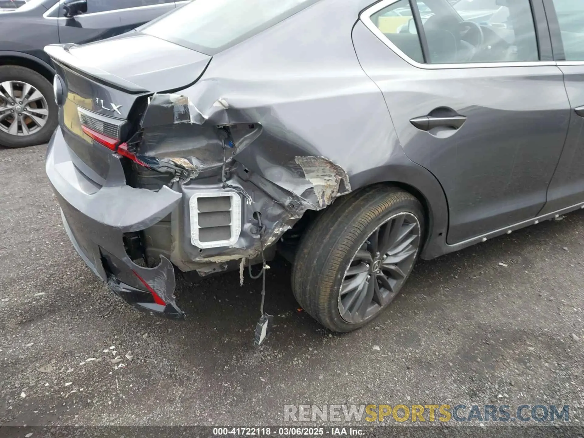 6 Photograph of a damaged car 19UDE2F80LA012323 ACURA ILX 2020