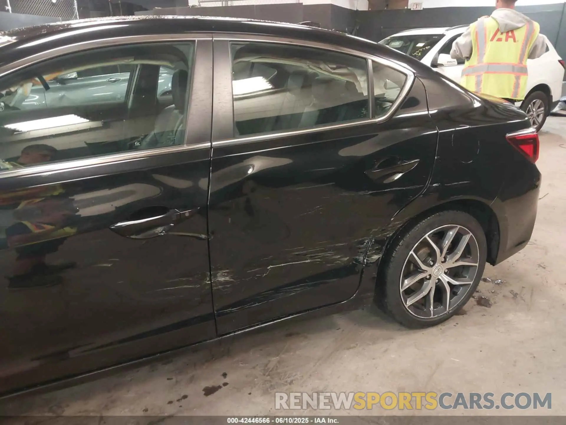 18 Photograph of a damaged car 19UDE2F74MA009630 ACURA ILX 2021