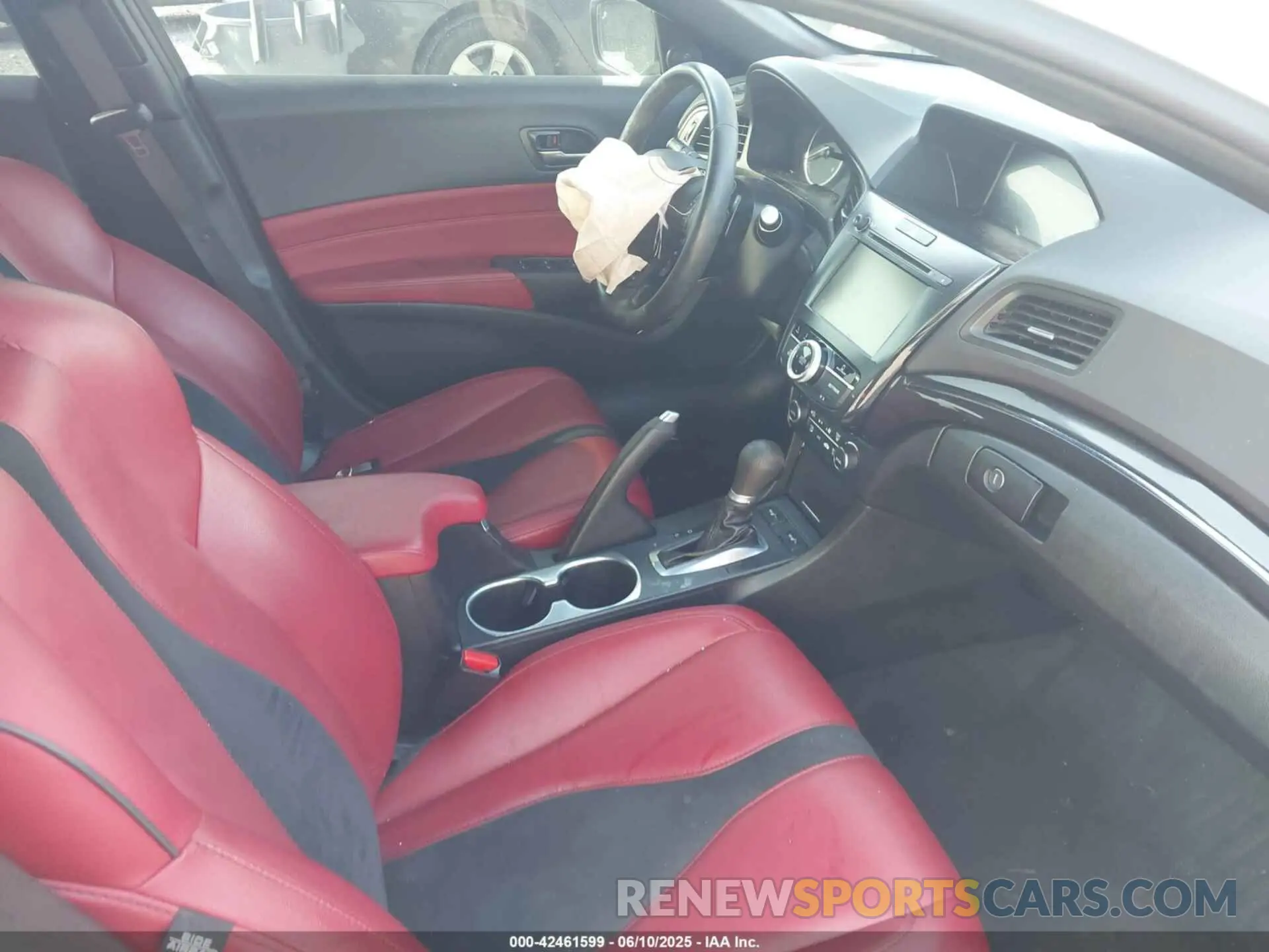 5 Photograph of a damaged car 19UDE2F89MA010863 ACURA ILX 2021