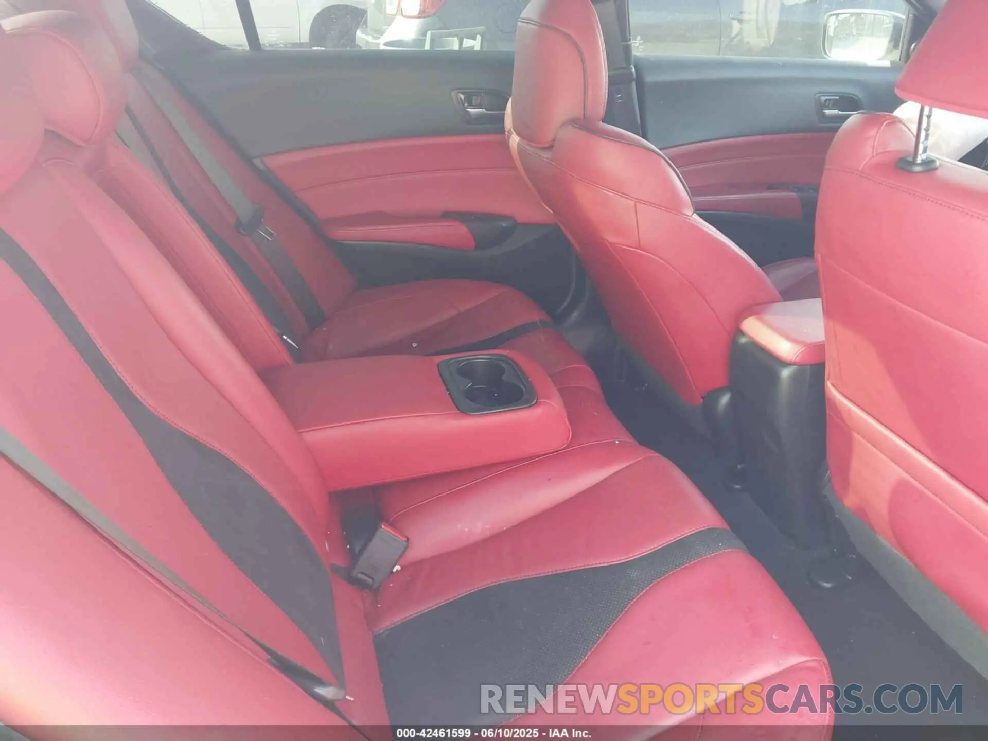 8 Photograph of a damaged car 19UDE2F89MA010863 ACURA ILX 2021