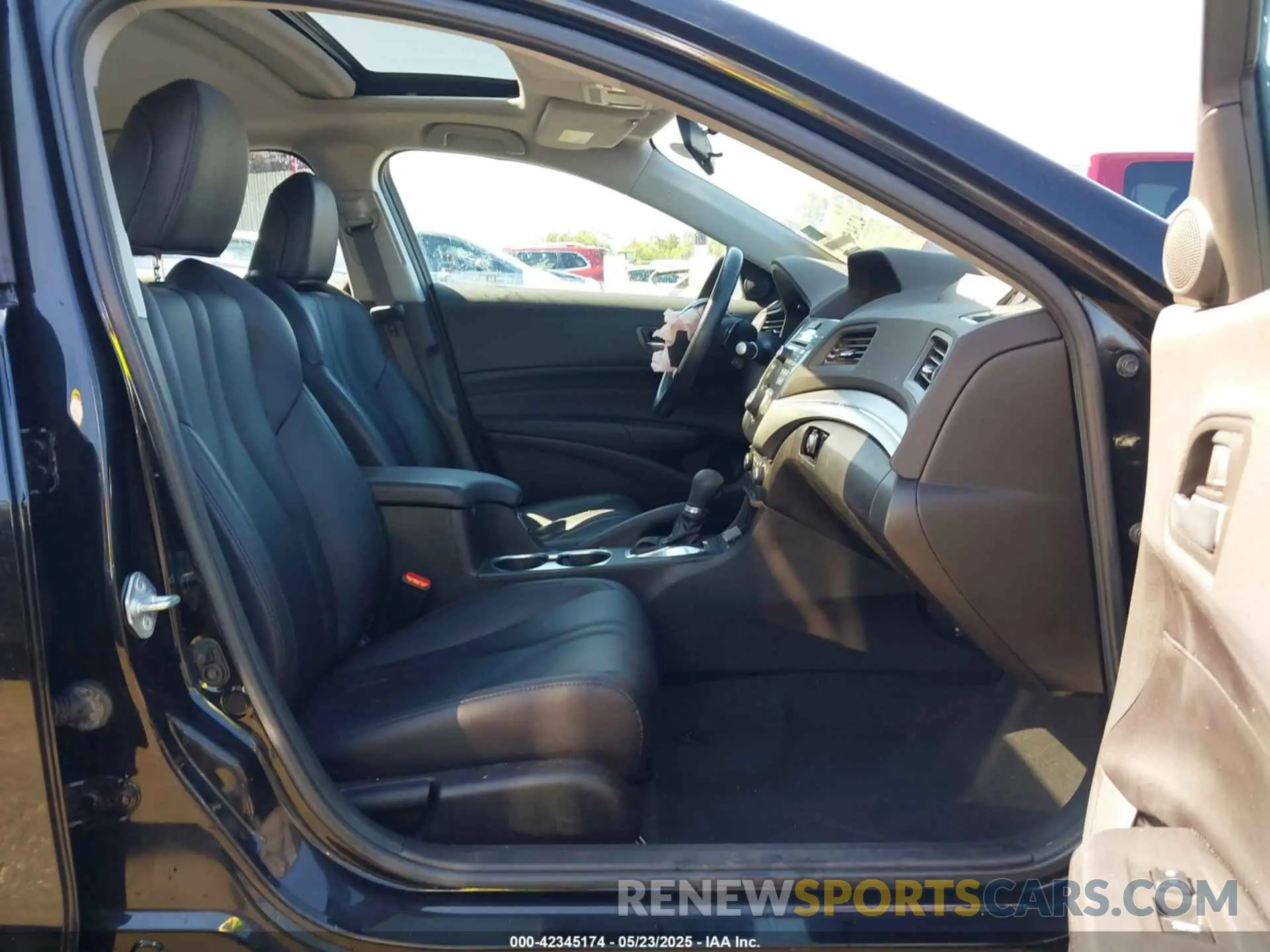 5 Photograph of a damaged car 19UDE2F38NA004932 ACURA ILX 2022