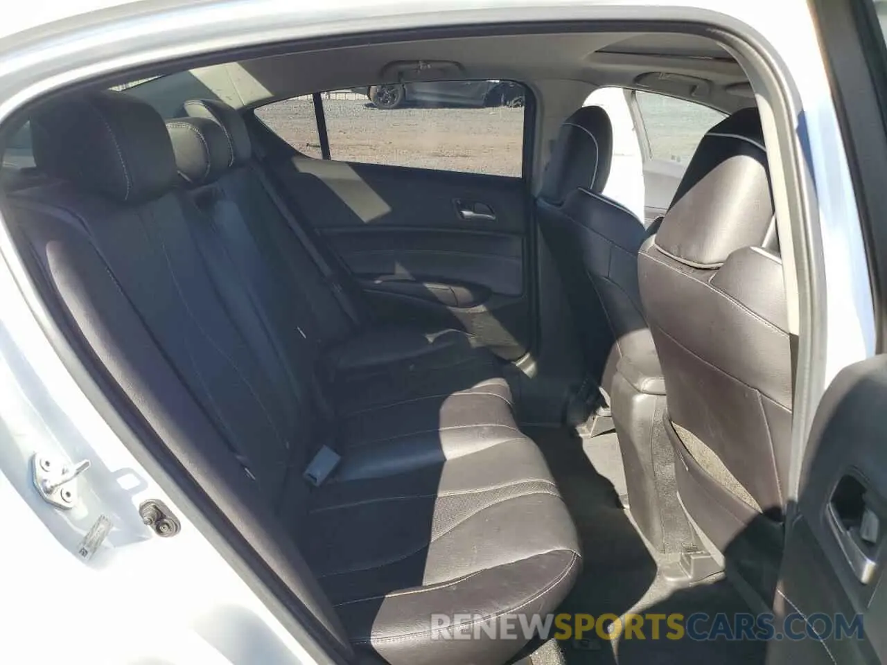 11 Photograph of a damaged car 19UDE2F79NA001444 ACURA ILX 2022