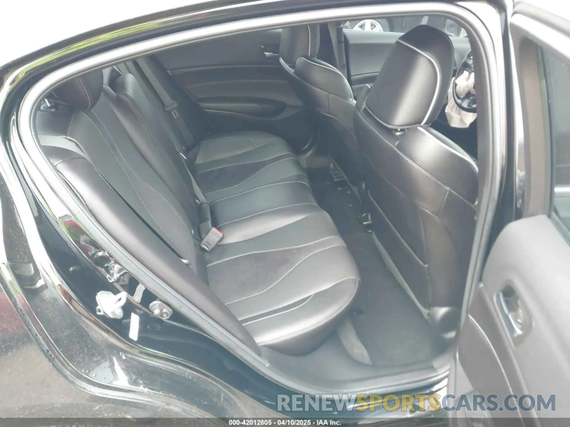 8 Photograph of a damaged car 19UDE2F83NA007359 ACURA ILX 2022