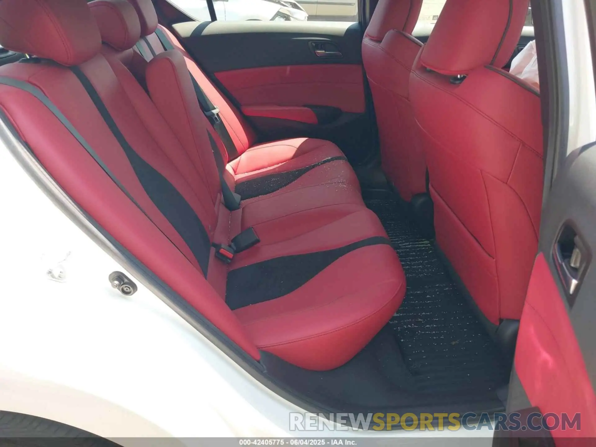 8 Photograph of a damaged car 19UDE2F85NA005421 ACURA ILX 2022