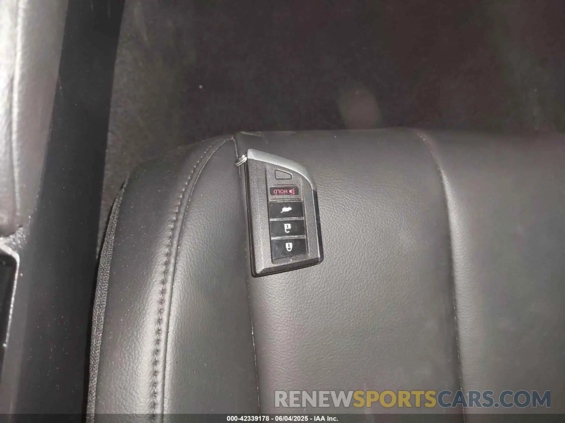 11 Photograph of a damaged car 19UDE4H24RA006571 ACURA INTEGRA 2024
