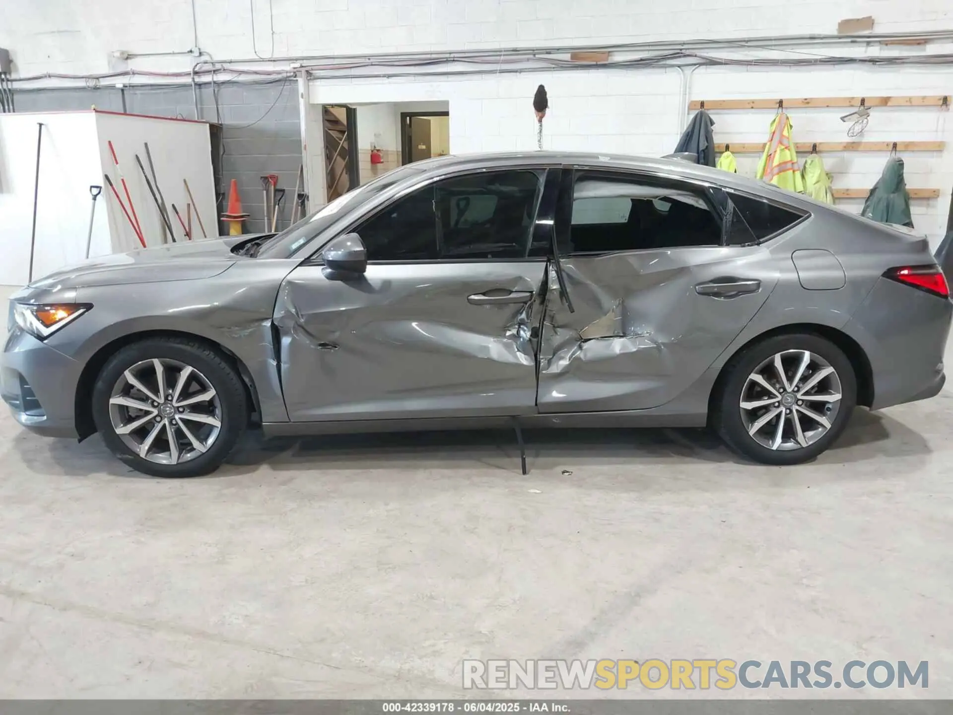 6 Photograph of a damaged car 19UDE4H24RA006571 ACURA INTEGRA 2024