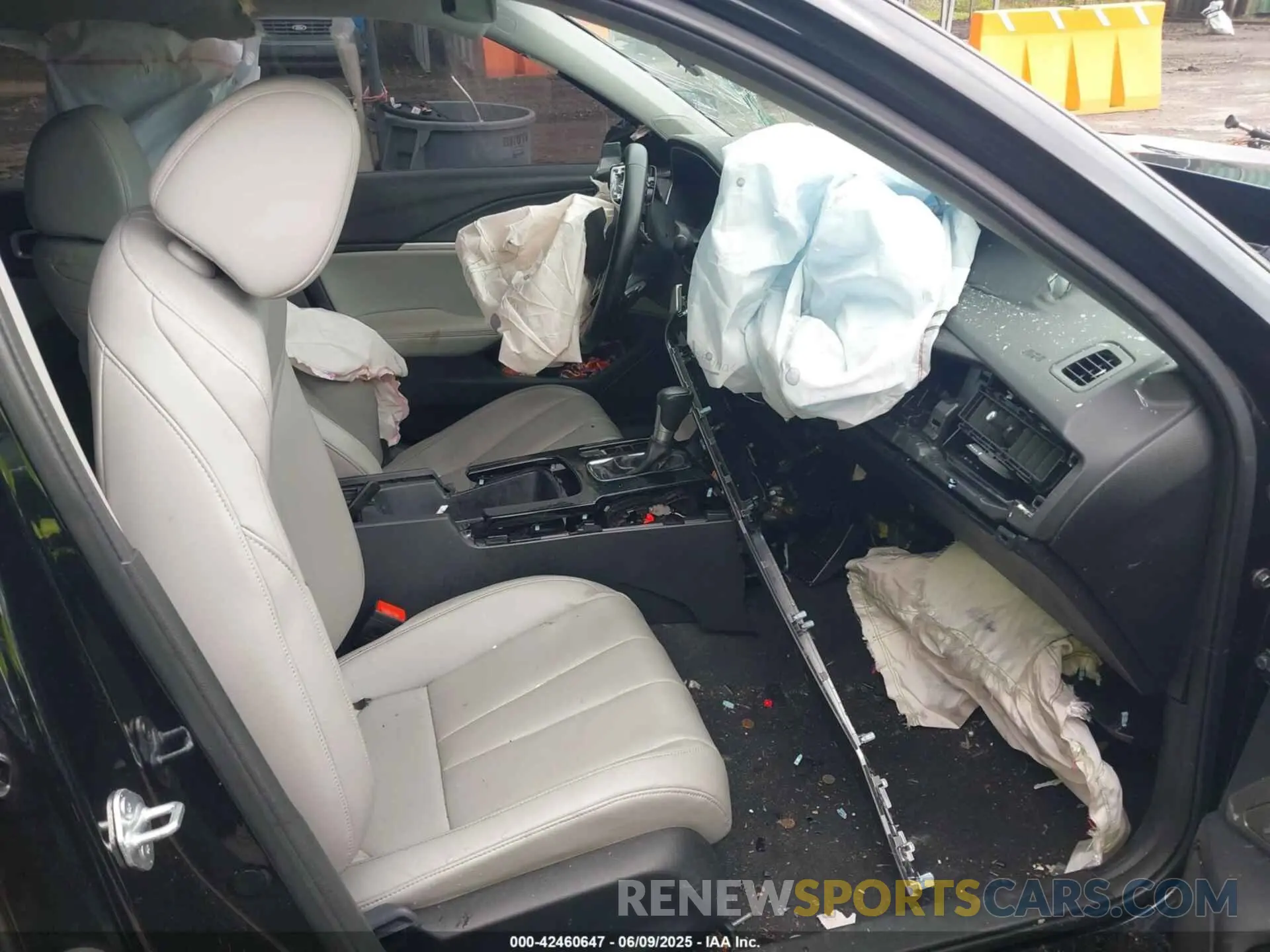 5 Photograph of a damaged car 19UDE4H28RA006492 ACURA INTEGRA 2024