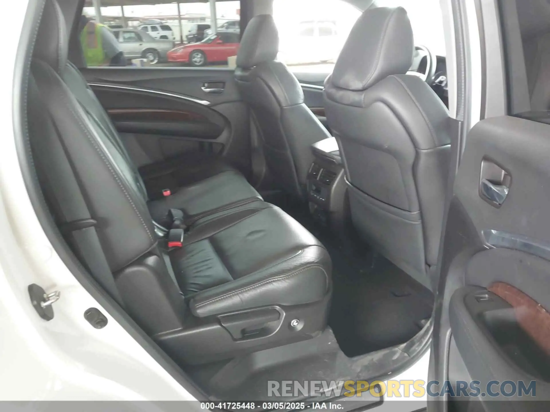 8 Photograph of a damaged car 5J8YD3H30KL008917 ACURA MDX 2019