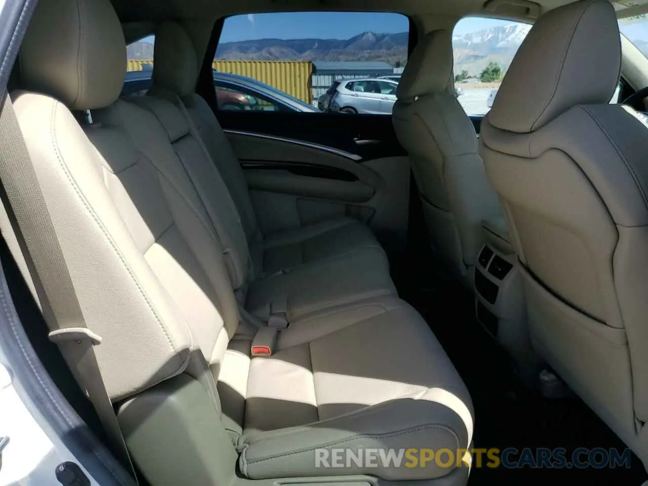 11 Photograph of a damaged car 5J8YD3H32KL009499 ACURA MDX 2019