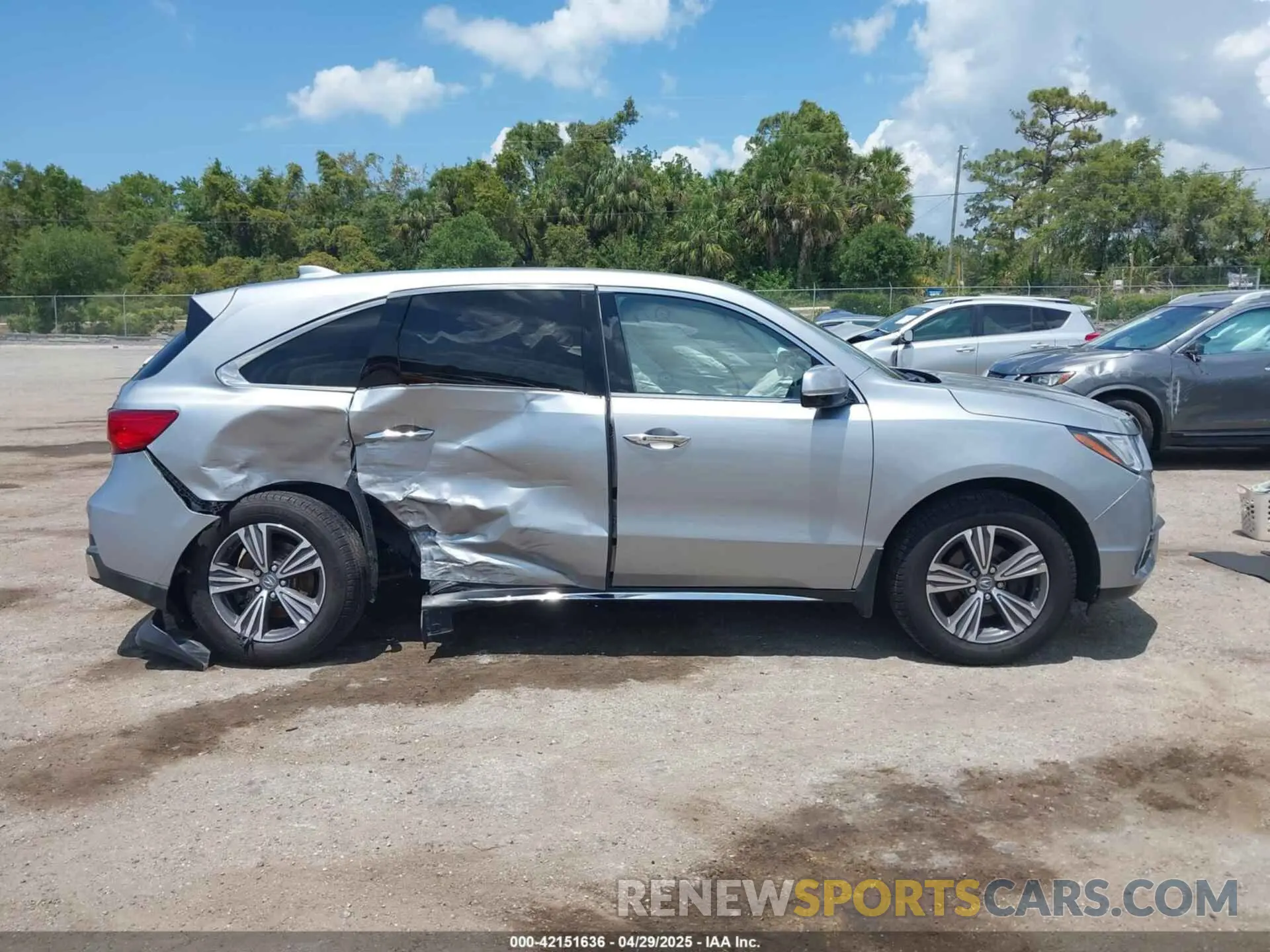 13 Photograph of a damaged car 5J8YD3H35KL008315 ACURA MDX 2019