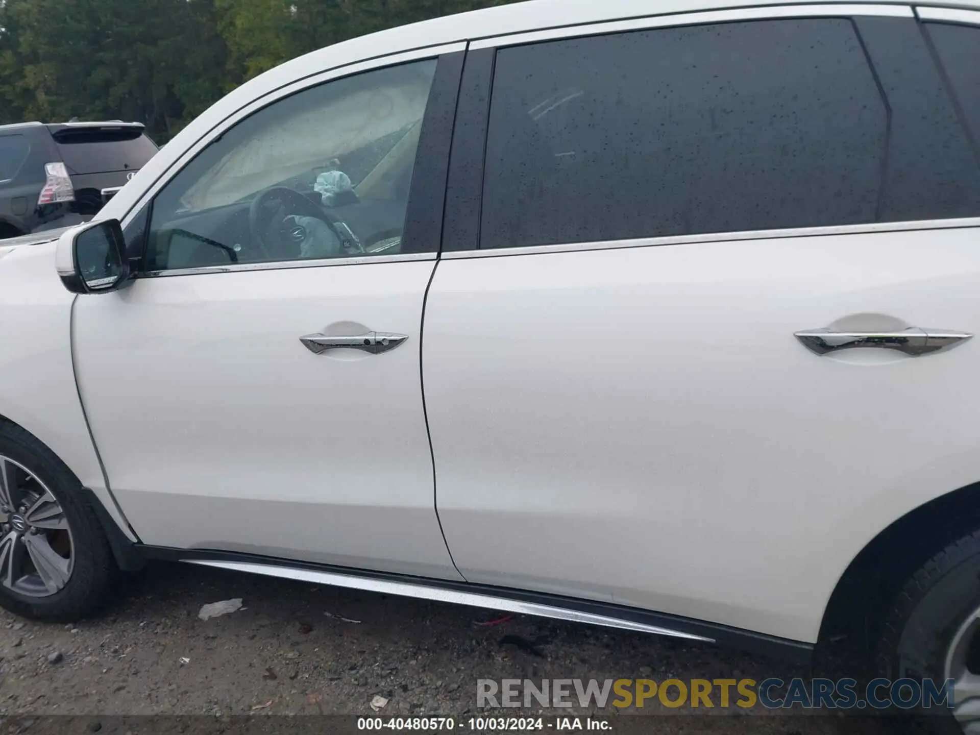 15 Photograph of a damaged car 5J8YD3H37KL005867 ACURA MDX 2019
