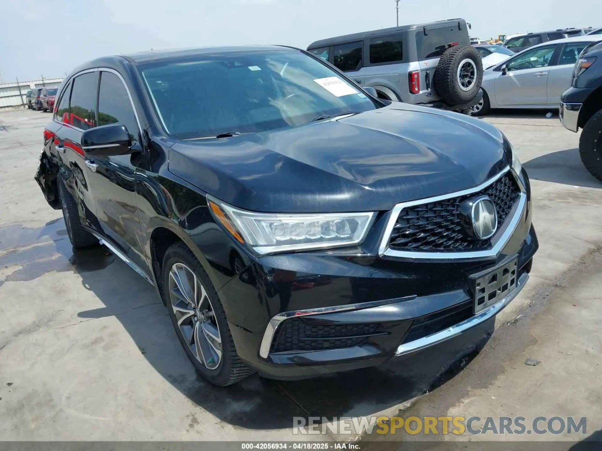 1 Photograph of a damaged car 5J8YD3H51KL000634 ACURA MDX 2019