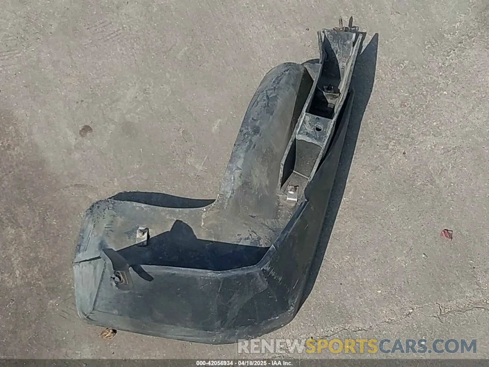 12 Photograph of a damaged car 5J8YD3H51KL000634 ACURA MDX 2019