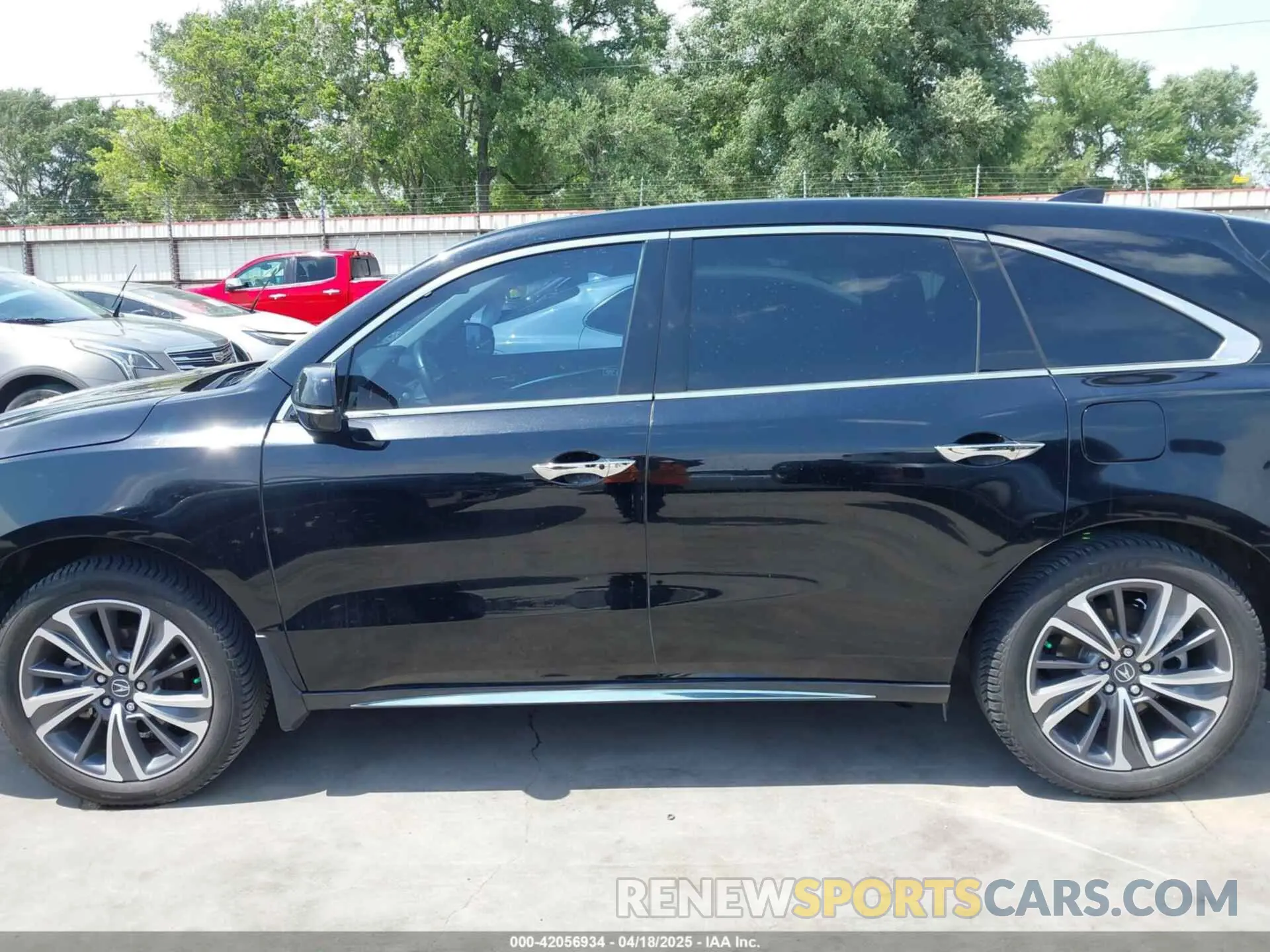 15 Photograph of a damaged car 5J8YD3H51KL000634 ACURA MDX 2019