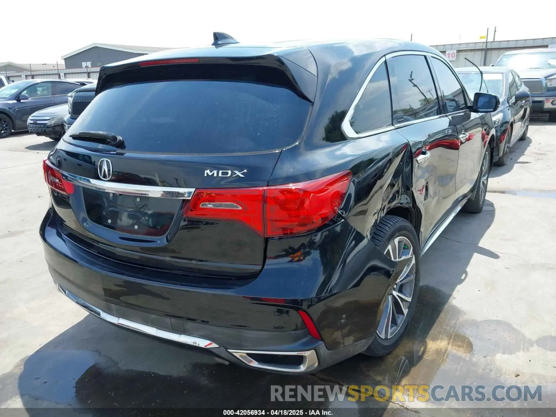 4 Photograph of a damaged car 5J8YD3H51KL000634 ACURA MDX 2019