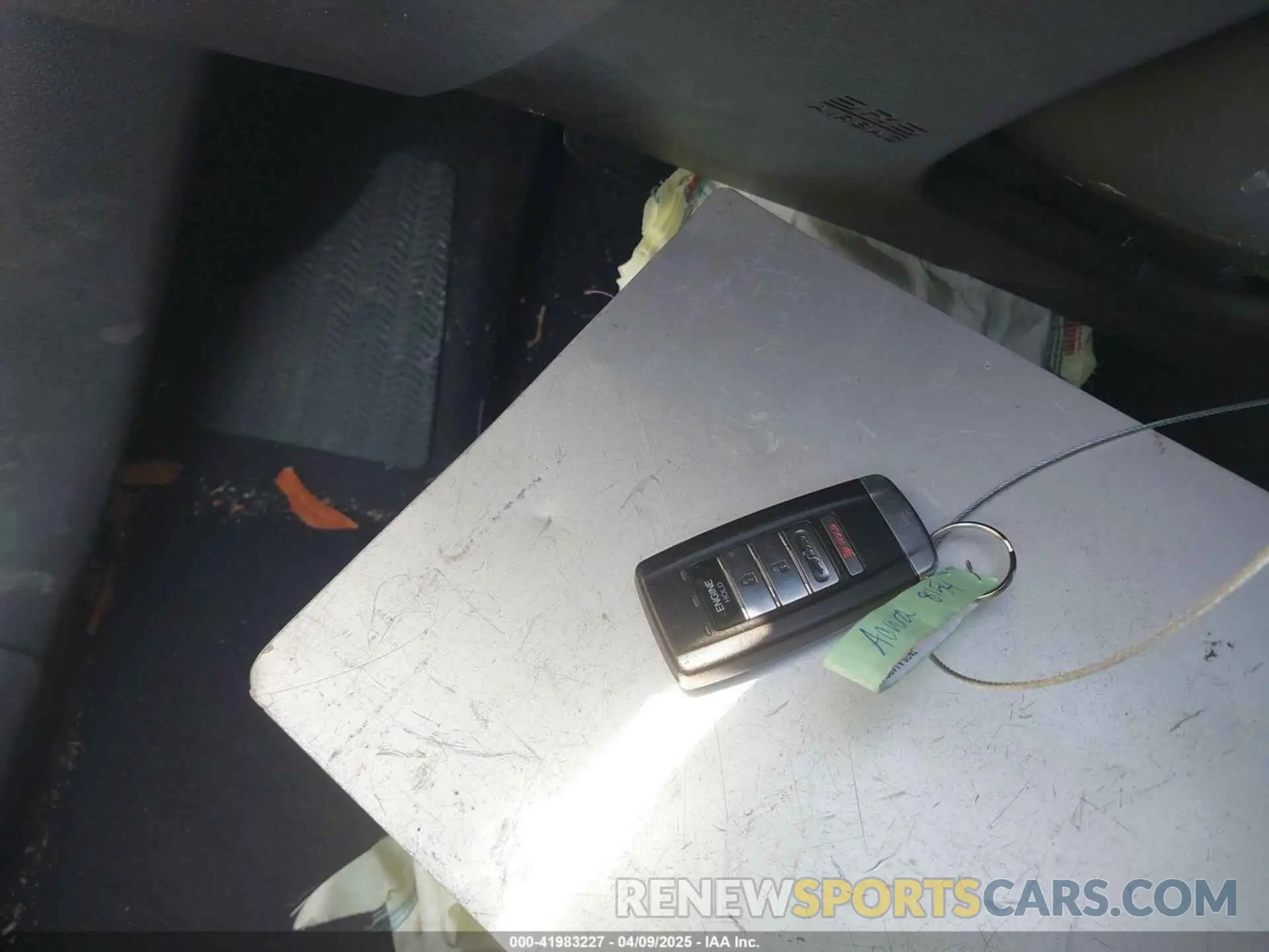 11 Photograph of a damaged car 5J8YD3H55KL008154 ACURA MDX 2019