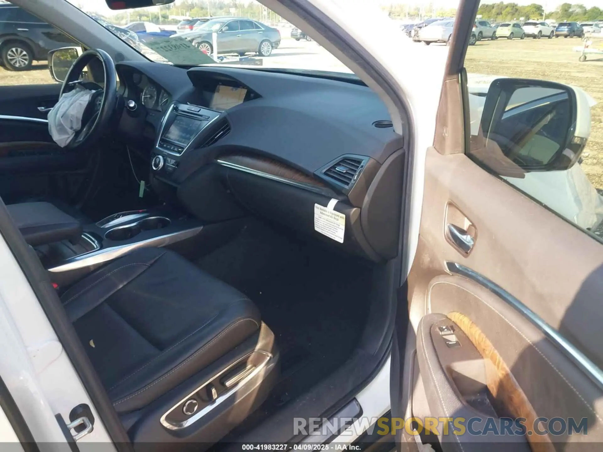 5 Photograph of a damaged car 5J8YD3H55KL008154 ACURA MDX 2019