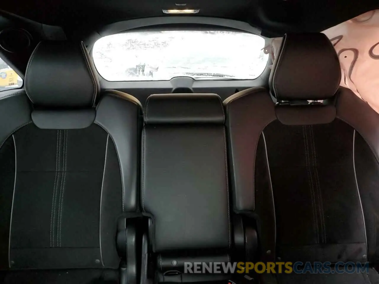 10 Photograph of a damaged car 5J8YD4H04KL013744 ACURA MDX 2019
