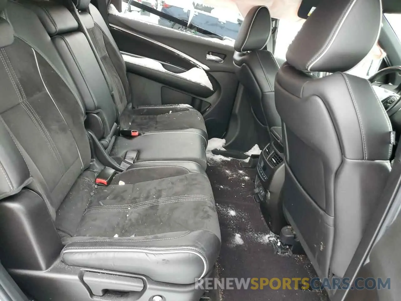 11 Photograph of a damaged car 5J8YD4H04KL013744 ACURA MDX 2019
