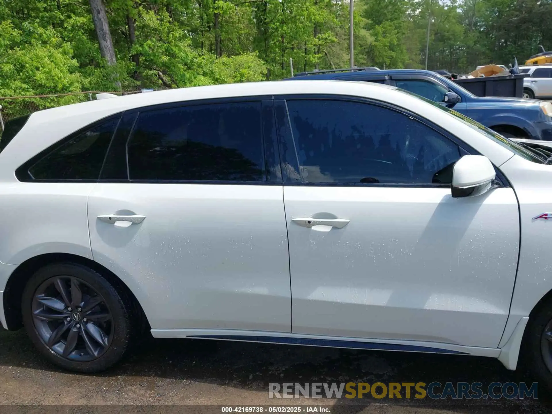 14 Photograph of a damaged car 5J8YD4H05KL014871 ACURA MDX 2019