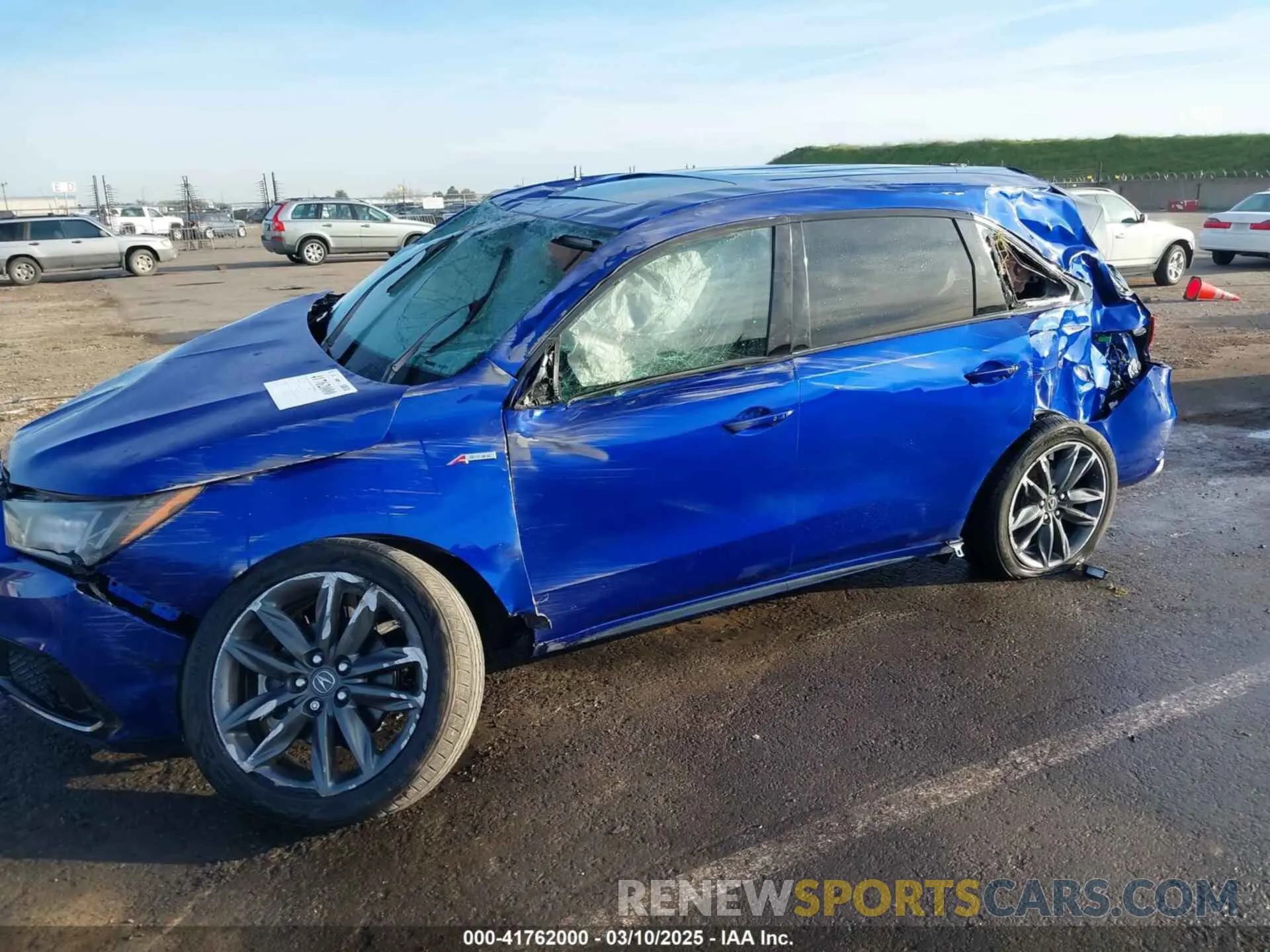 11 Photograph of a damaged car 5J8YD4H06KL028312 ACURA MDX 2019