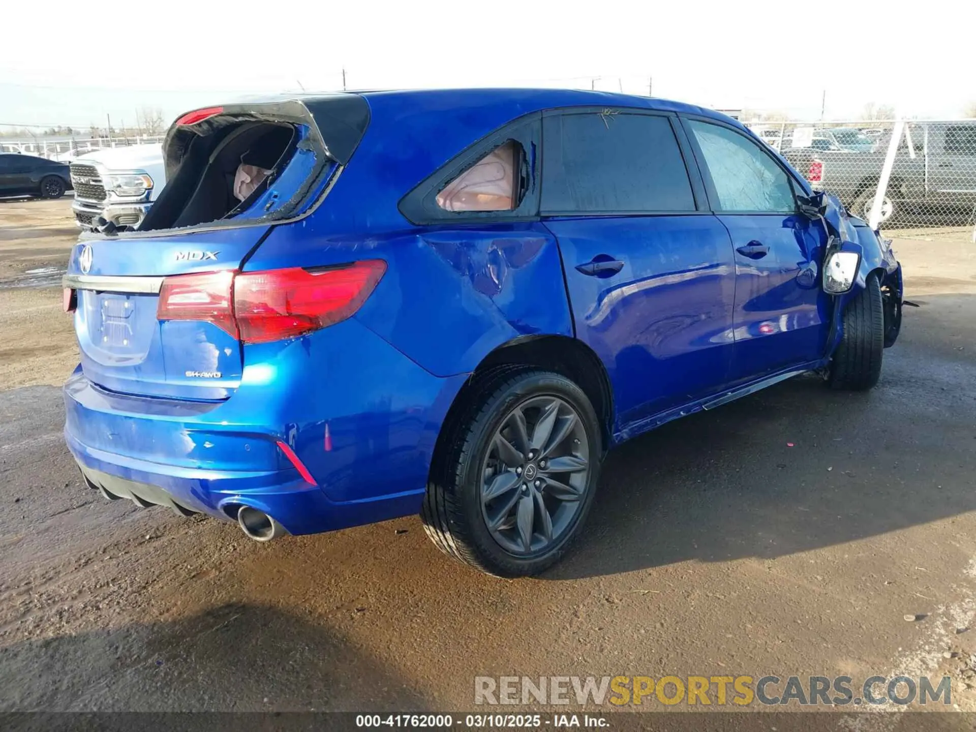 4 Photograph of a damaged car 5J8YD4H06KL028312 ACURA MDX 2019