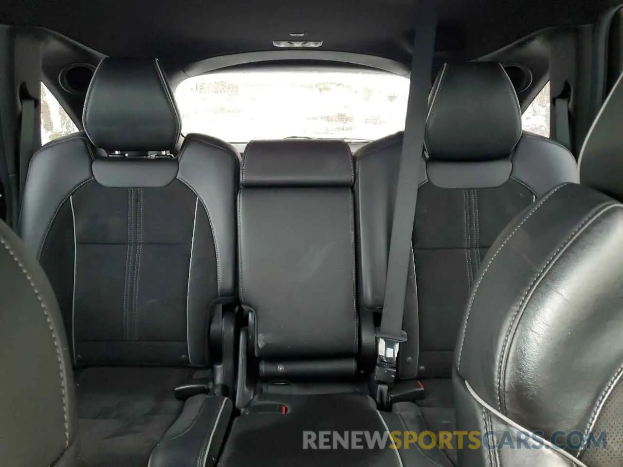10 Photograph of a damaged car 5J8YD4H06KL805507 ACURA MDX 2019