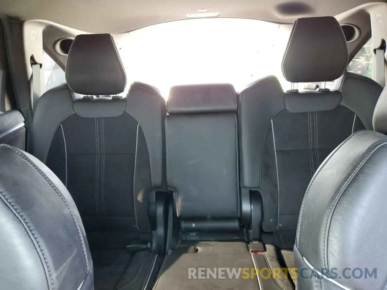 10 Photograph of a damaged car 5J8YD4H07KL010627 ACURA MDX 2019