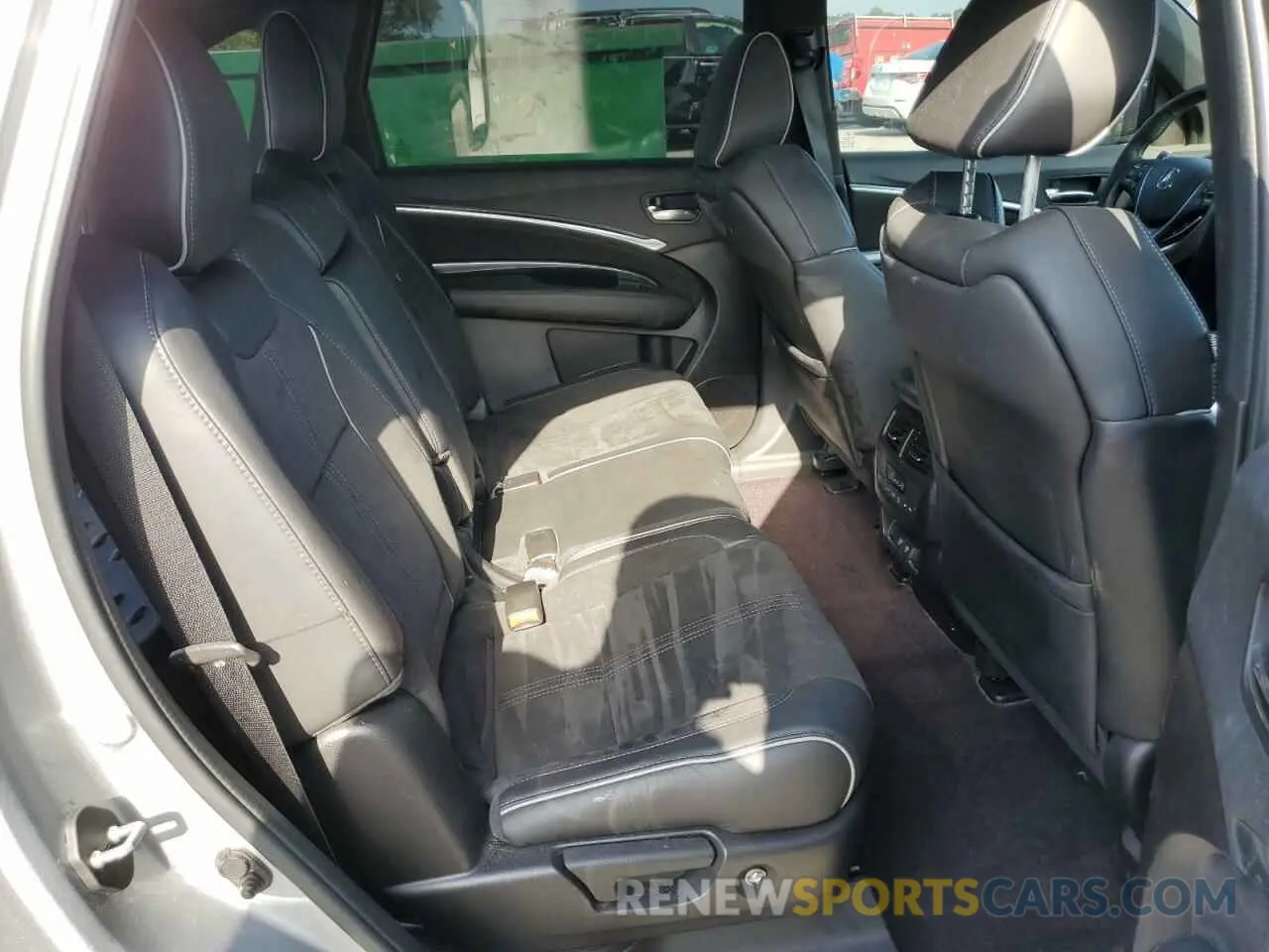 11 Photograph of a damaged car 5J8YD4H07KL010627 ACURA MDX 2019