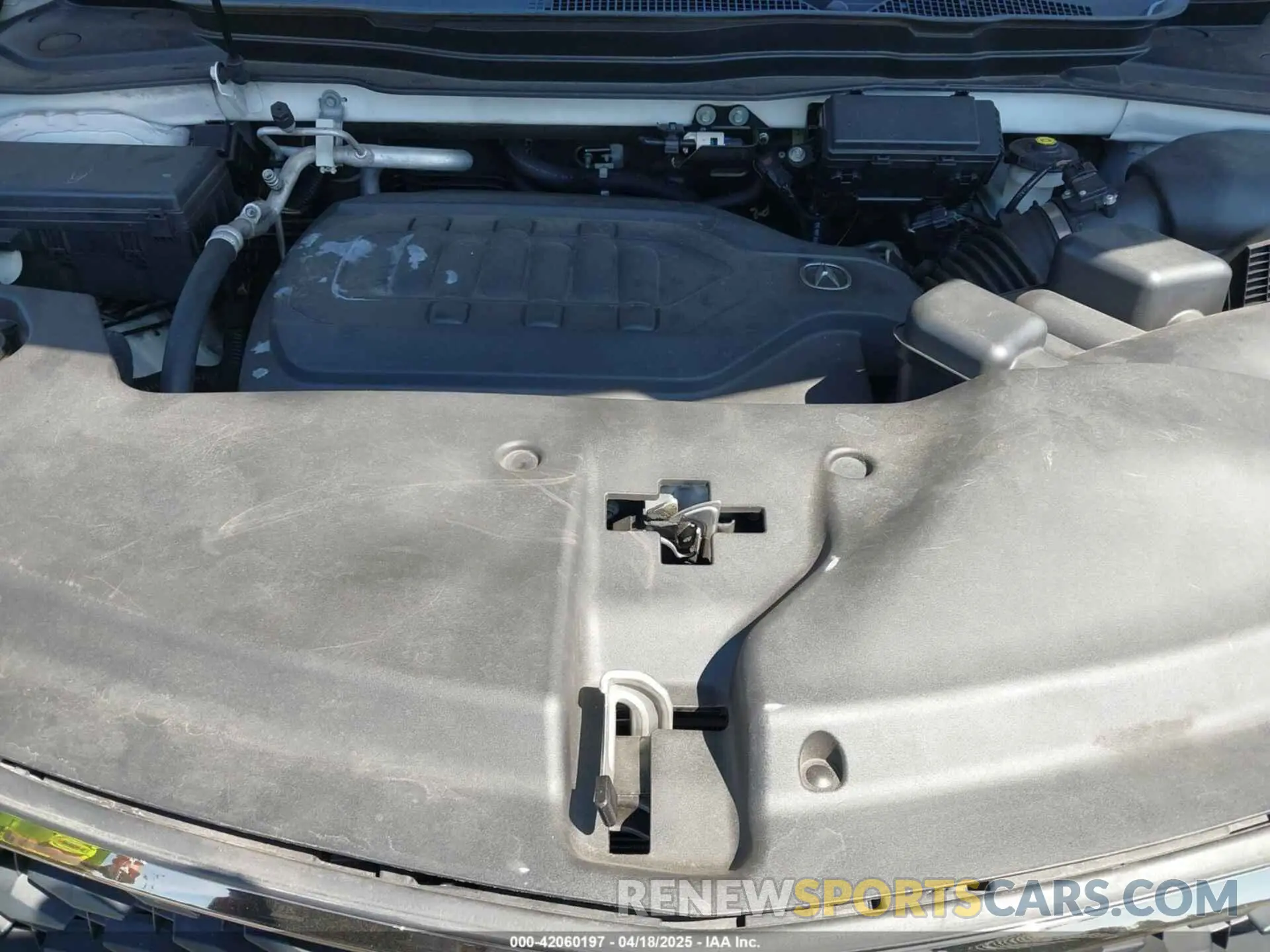 10 Photograph of a damaged car 5J8YD4H08KL009339 ACURA MDX 2019