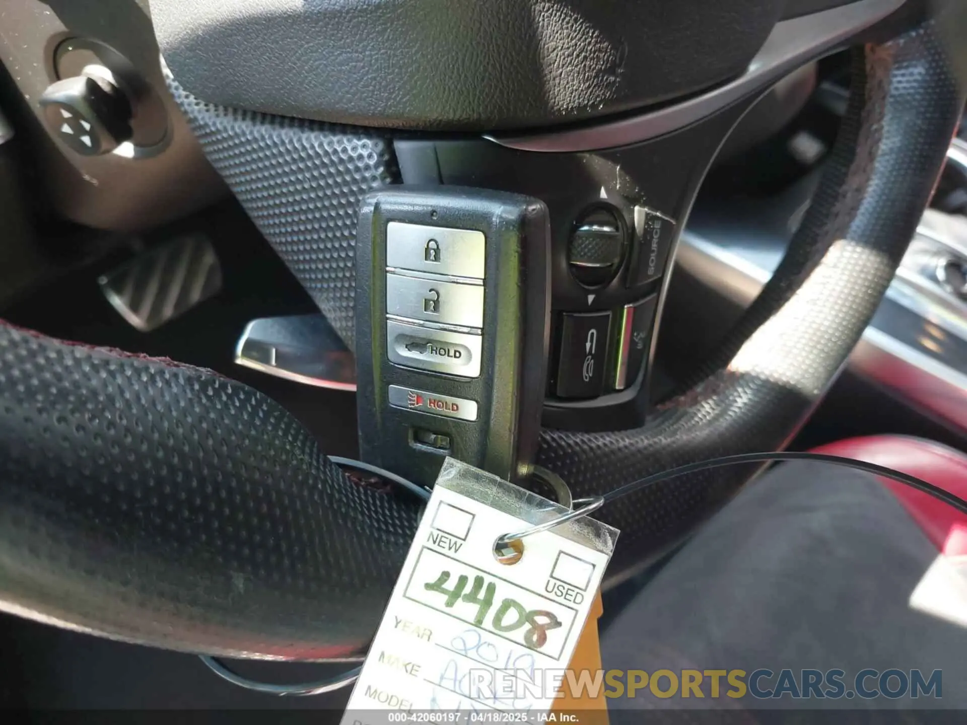 11 Photograph of a damaged car 5J8YD4H08KL009339 ACURA MDX 2019