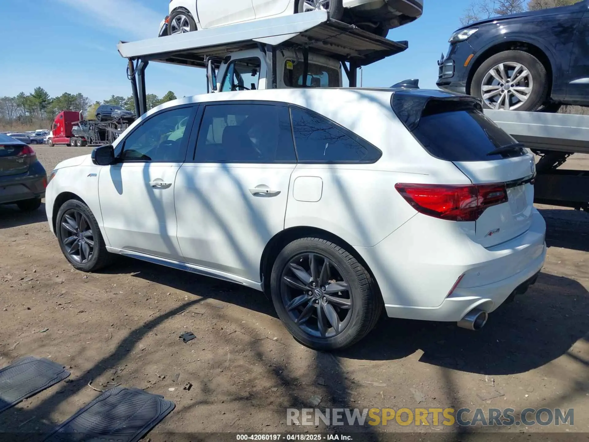 14 Photograph of a damaged car 5J8YD4H08KL009339 ACURA MDX 2019