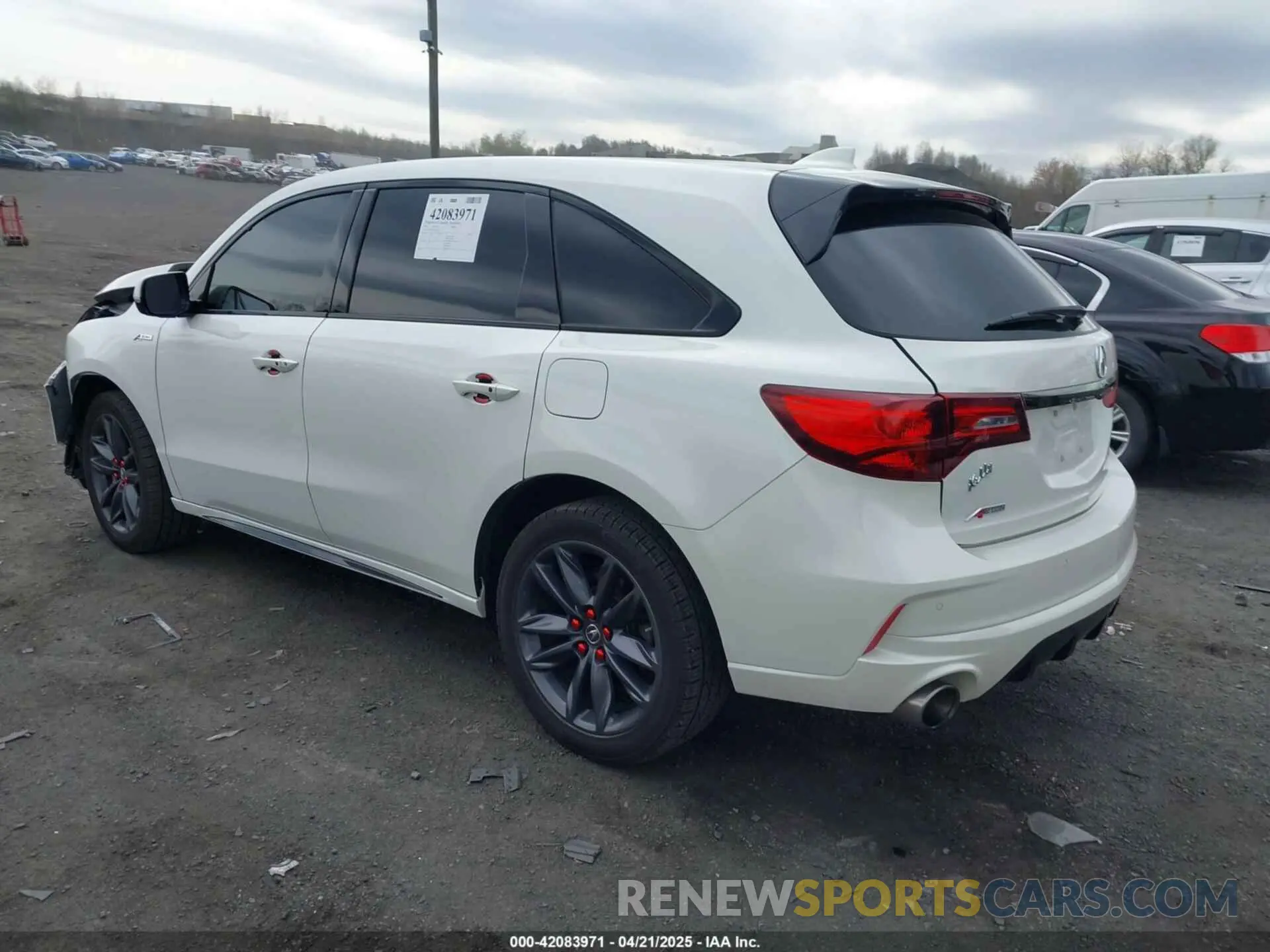 3 Photograph of a damaged car 5J8YD4H0XKL015238 ACURA MDX 2019
