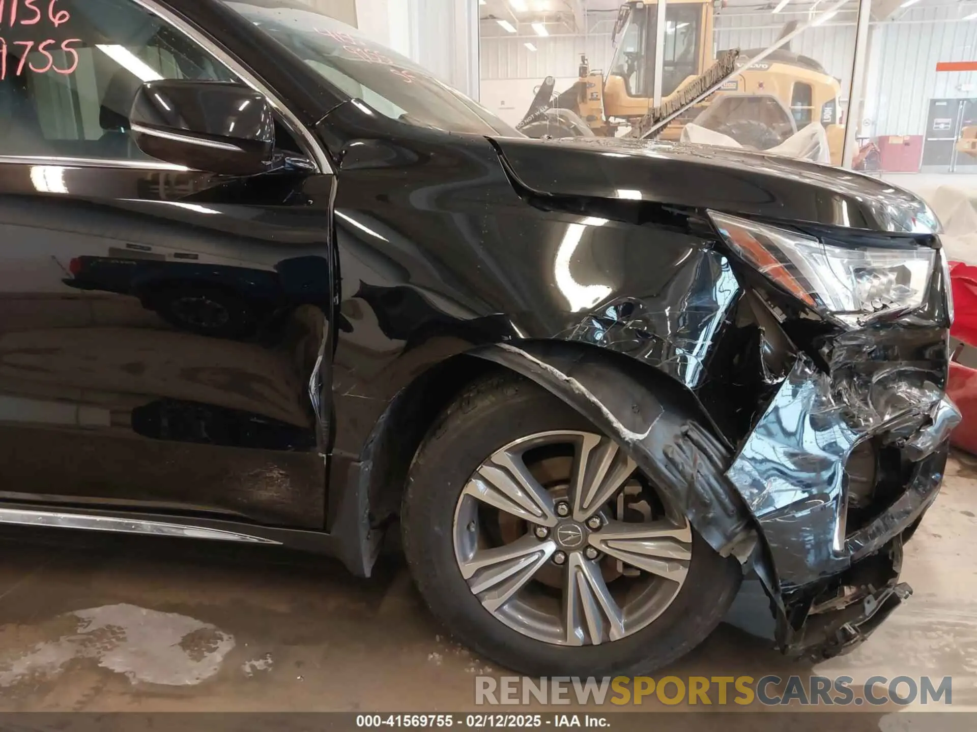 18 Photograph of a damaged car 5J8YD4H31KL027806 ACURA MDX 2019