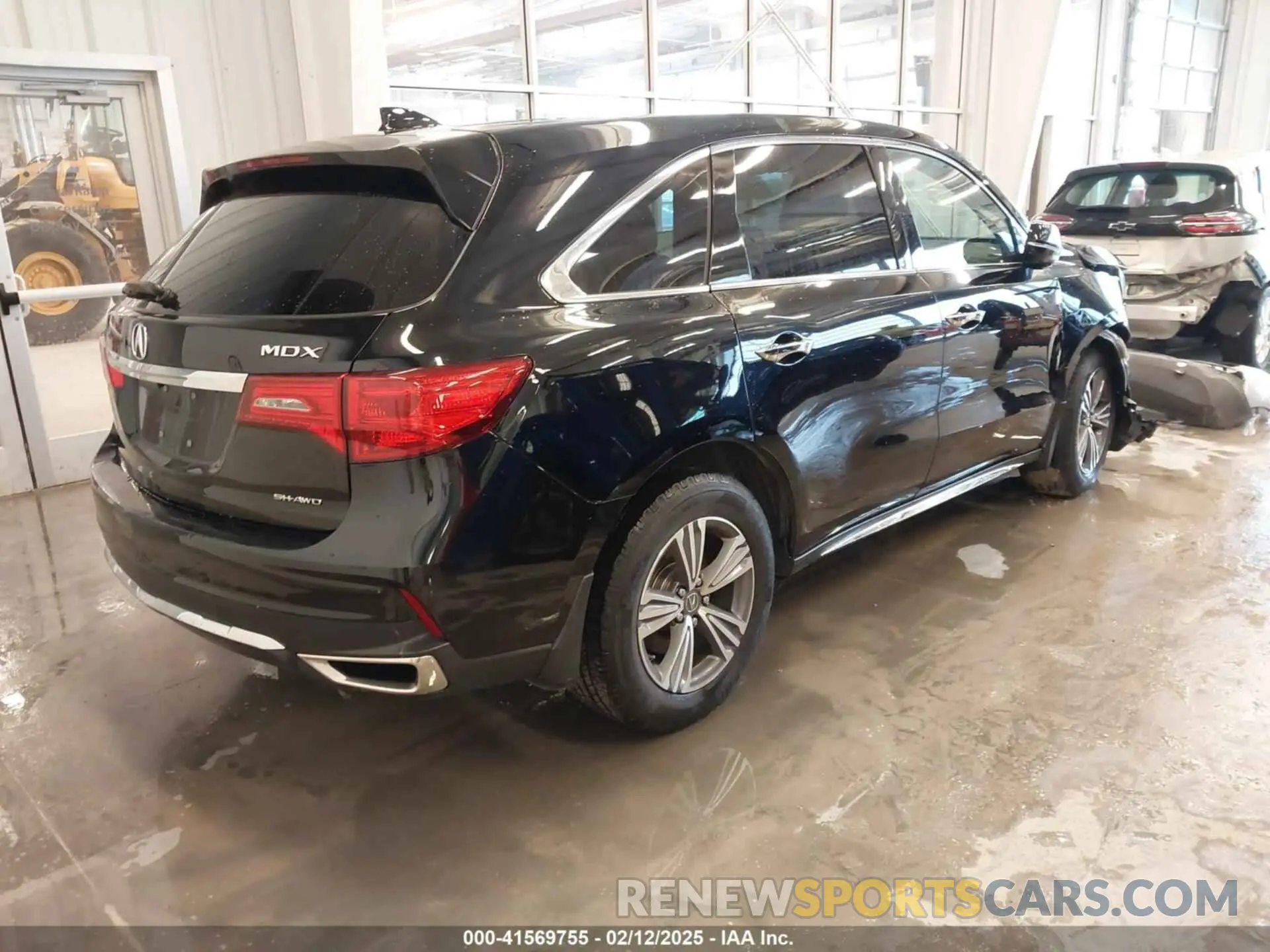 4 Photograph of a damaged car 5J8YD4H31KL027806 ACURA MDX 2019