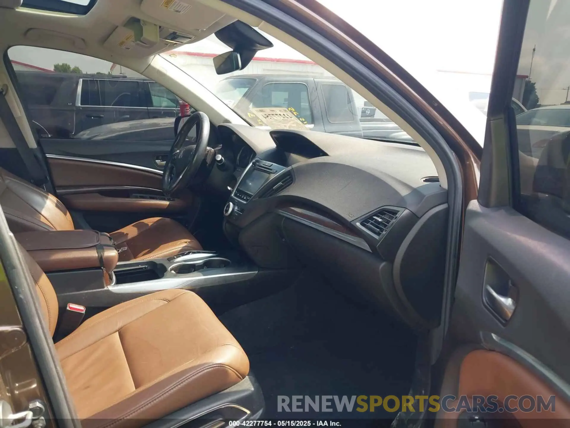 5 Photograph of a damaged car 5J8YD4H32KL028592 ACURA MDX 2019