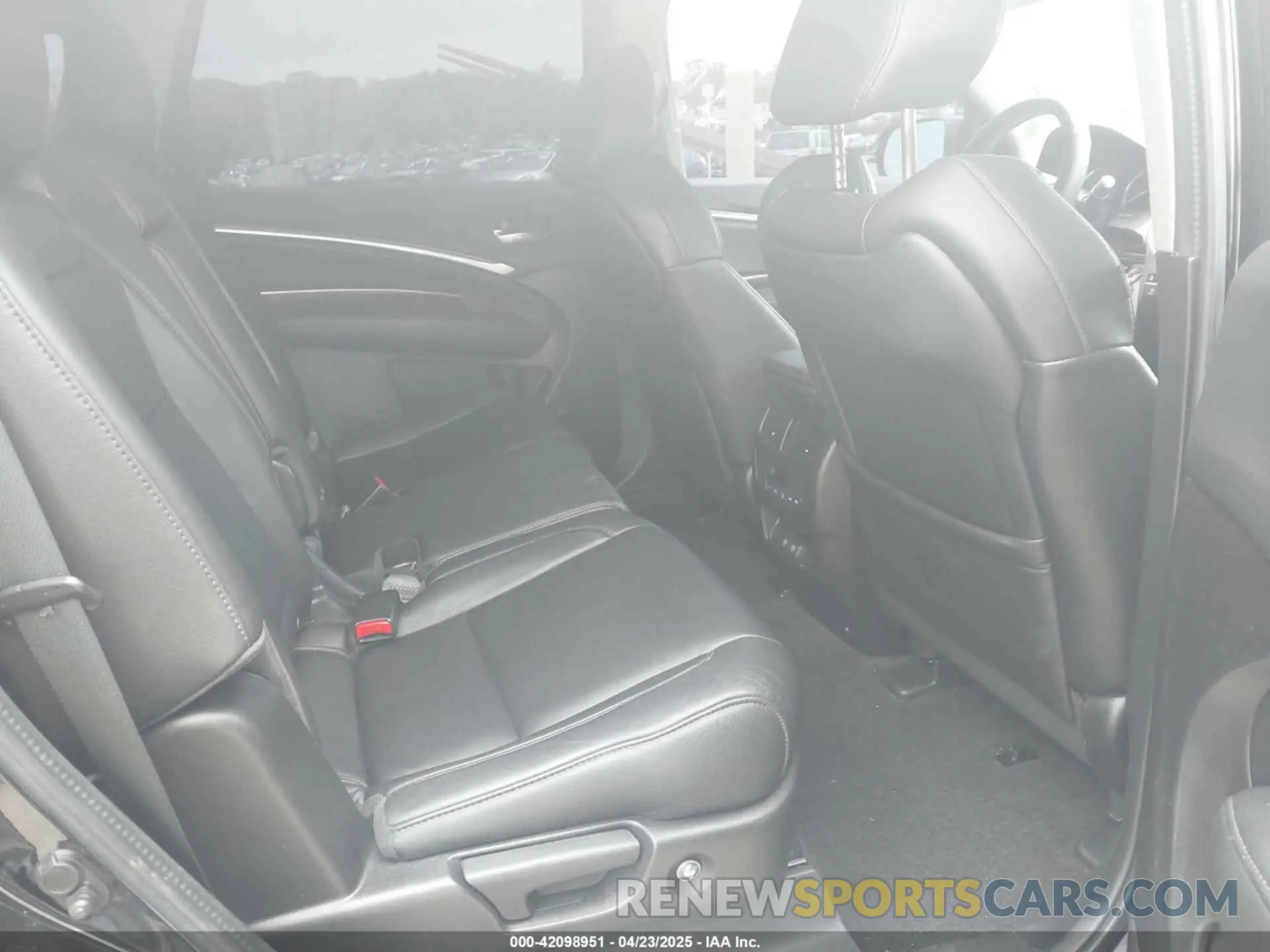 8 Photograph of a damaged car 5J8YD4H37KL025395 ACURA MDX 2019